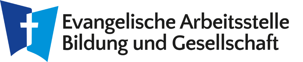 Logo Evangelische Arbeitsstelle Bildung und Gesellschaft mit weißem Kreuz zwischen einem hell- und einem bunkelblauen Rechteck